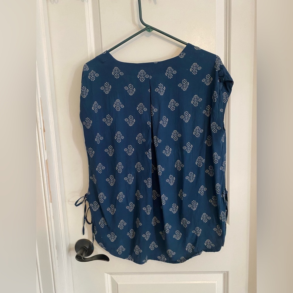 Madewell Blue Printed V-Neck Blouse - Picture 5 of 9